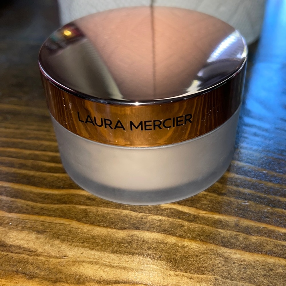 LAURA MERCIER Translucent Setting Powder 😘
